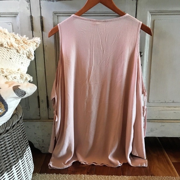 LAST TWO! NWT Dusty Pink Lace Tassel Blouse Top - Picture 4 of 6